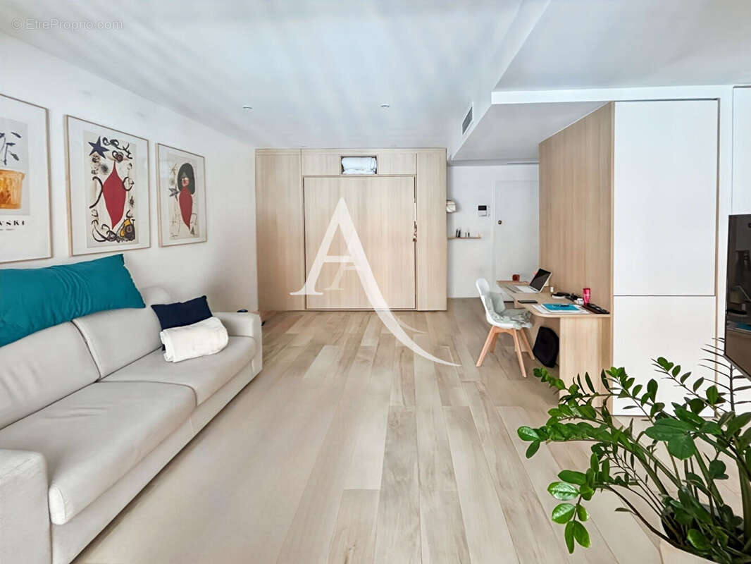 Appartement à LE CANNET
