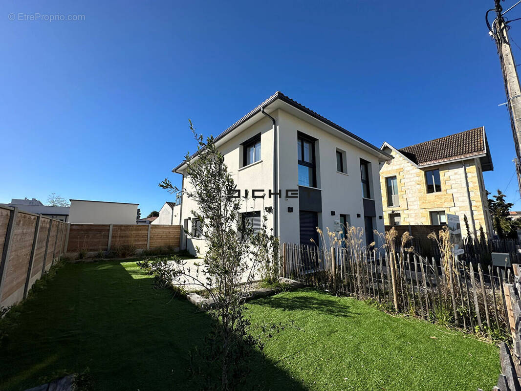 Maison à MERIGNAC
