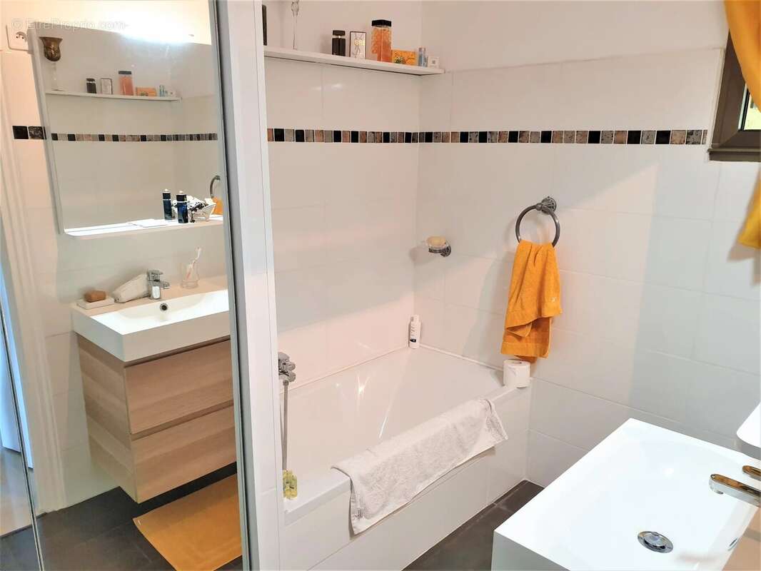 Appartement à VILLENEUVE-LOUBET