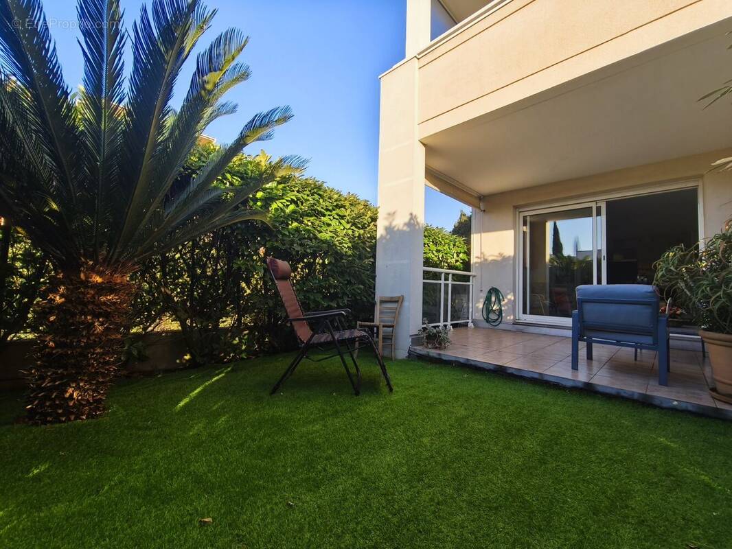 Appartement à MANDELIEU-LA-NAPOULE