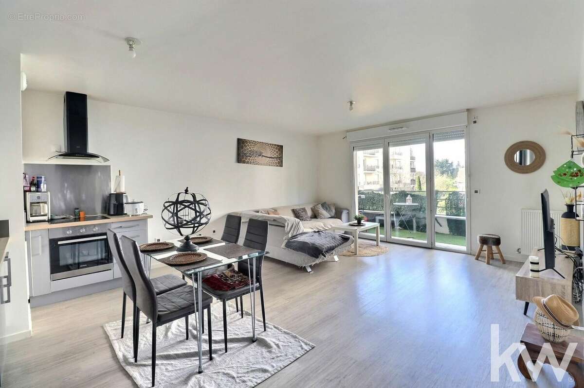 Appartement à HARDRICOURT
