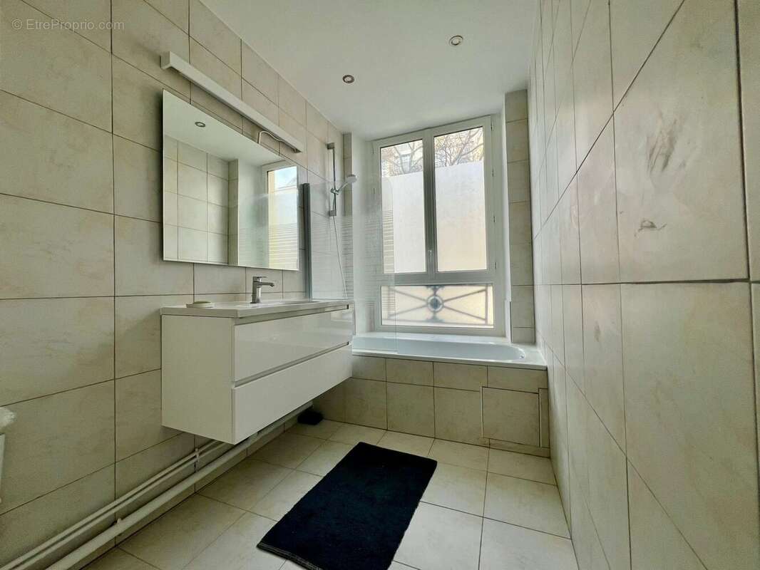 Appartement à PARIS-18E