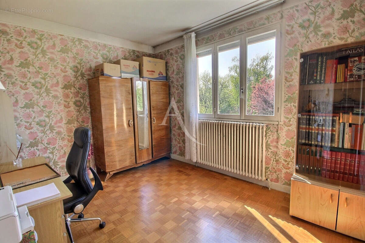 Maison à LE MESNIL-SAINT-DENIS