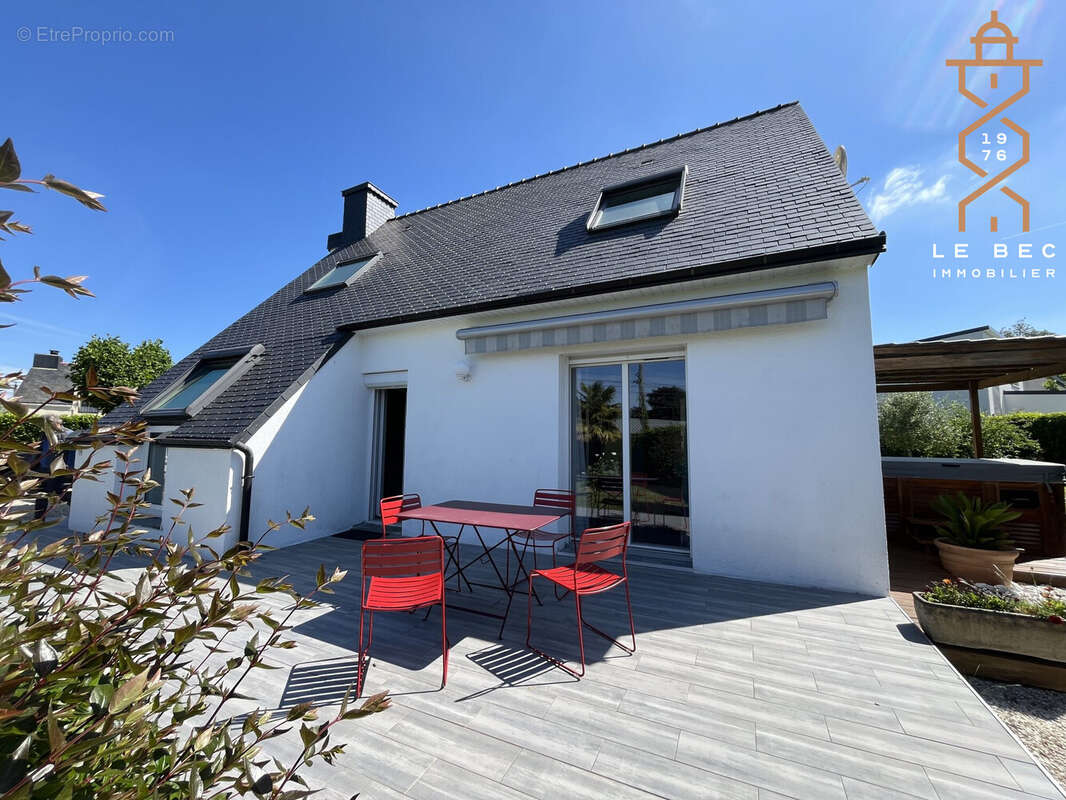 Maison à SAINT-AVE