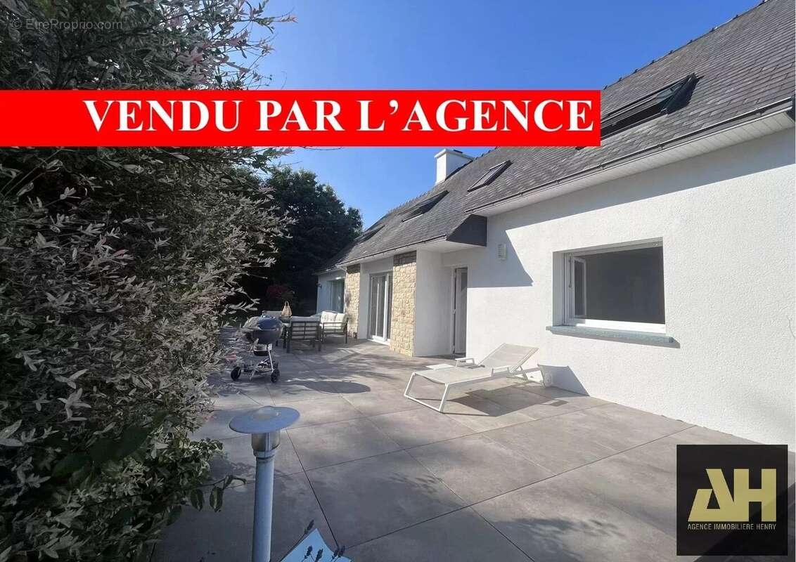 Maison à LE RELECQ-KERHUON