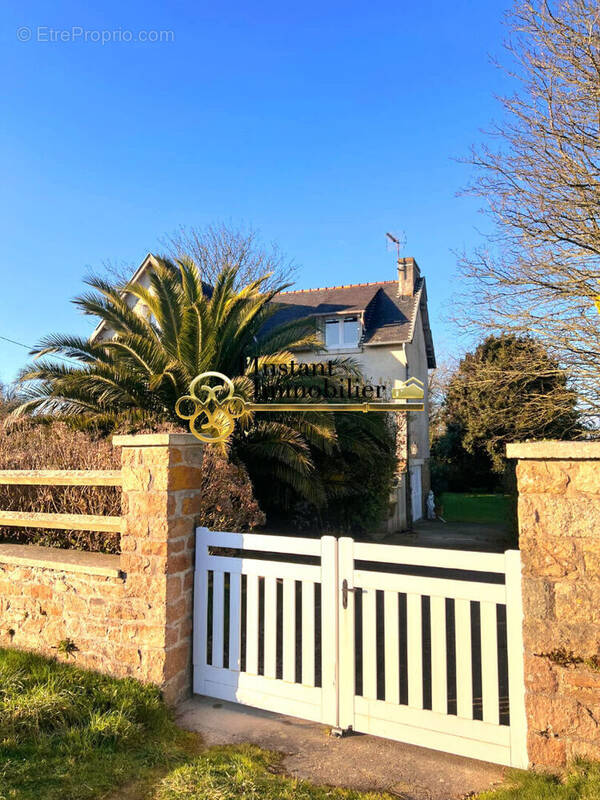 Maison à PLOUGASNOU