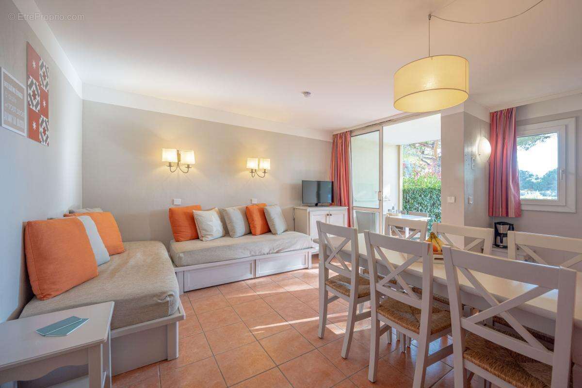 Appartement à MANDELIEU-LA-NAPOULE