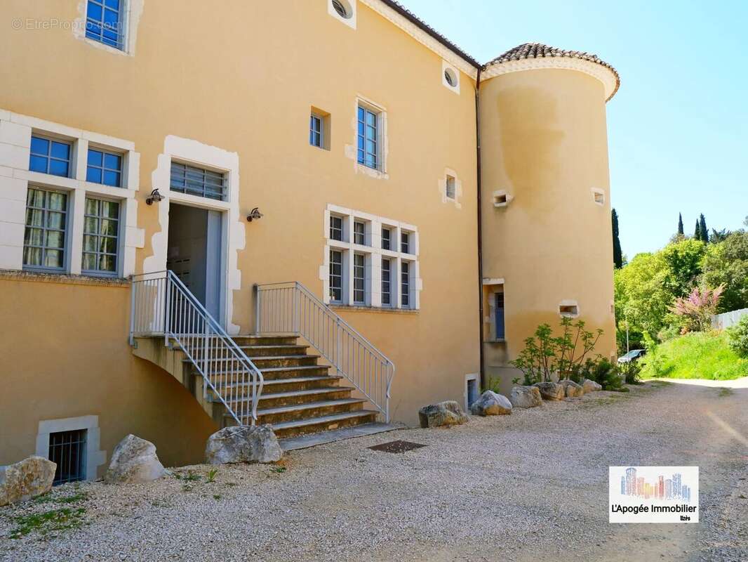 Appartement à LUSSAN
