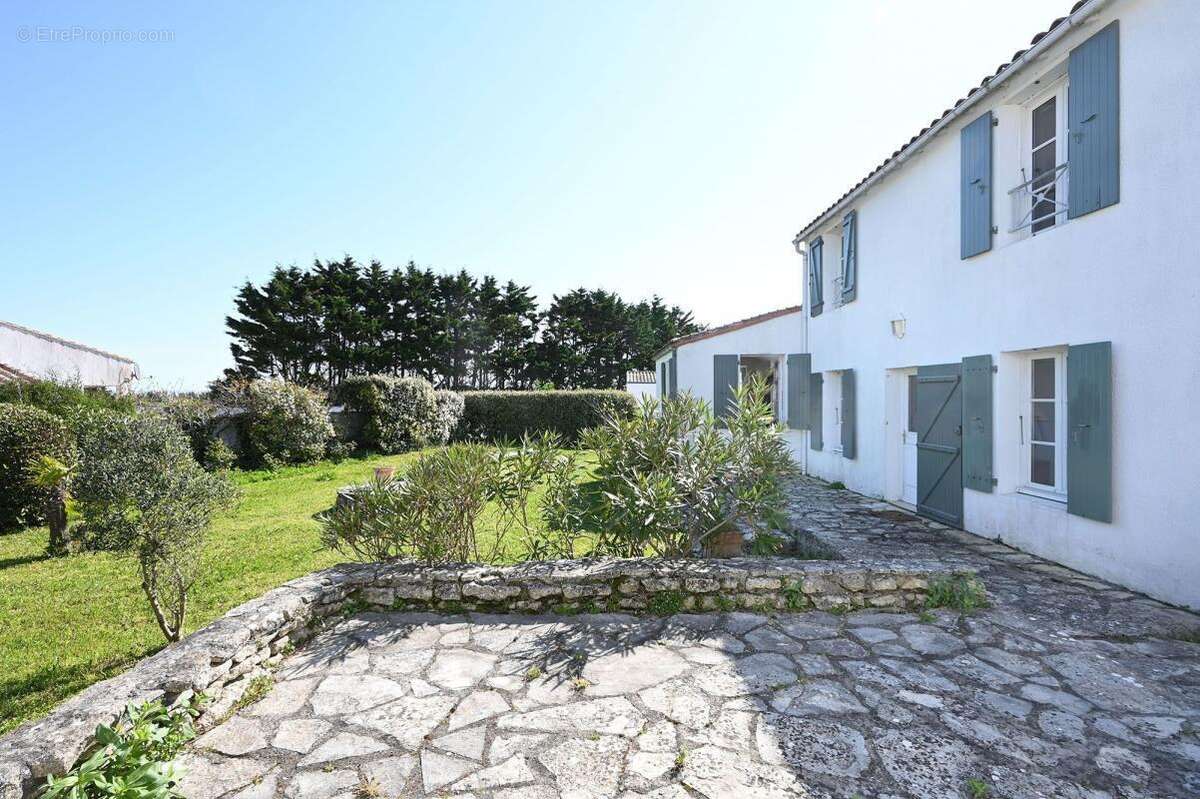 Maison à SAINT-CLEMENT-DES-BALEINES