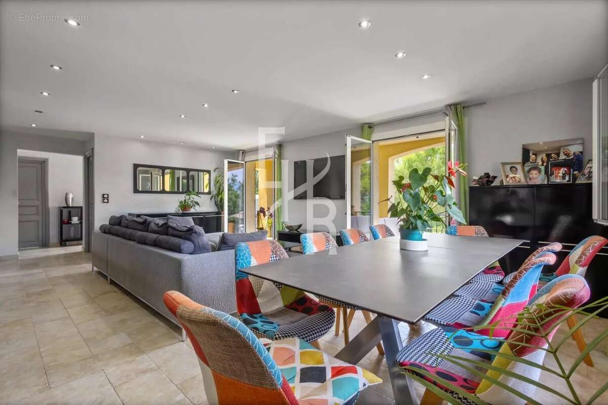 Maison à VALLAURIS