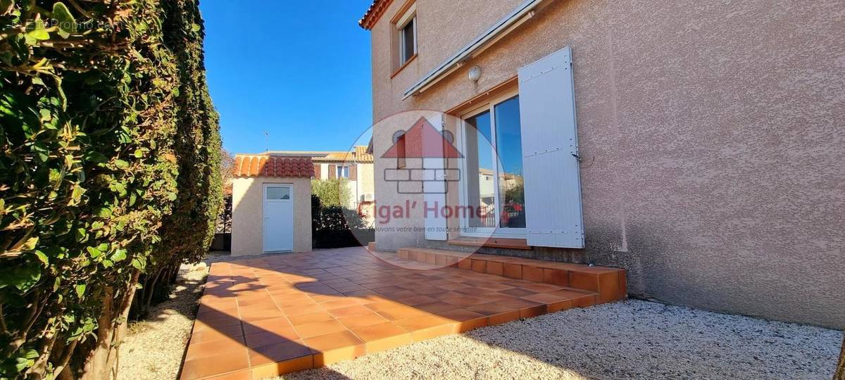 Maison à CAVES