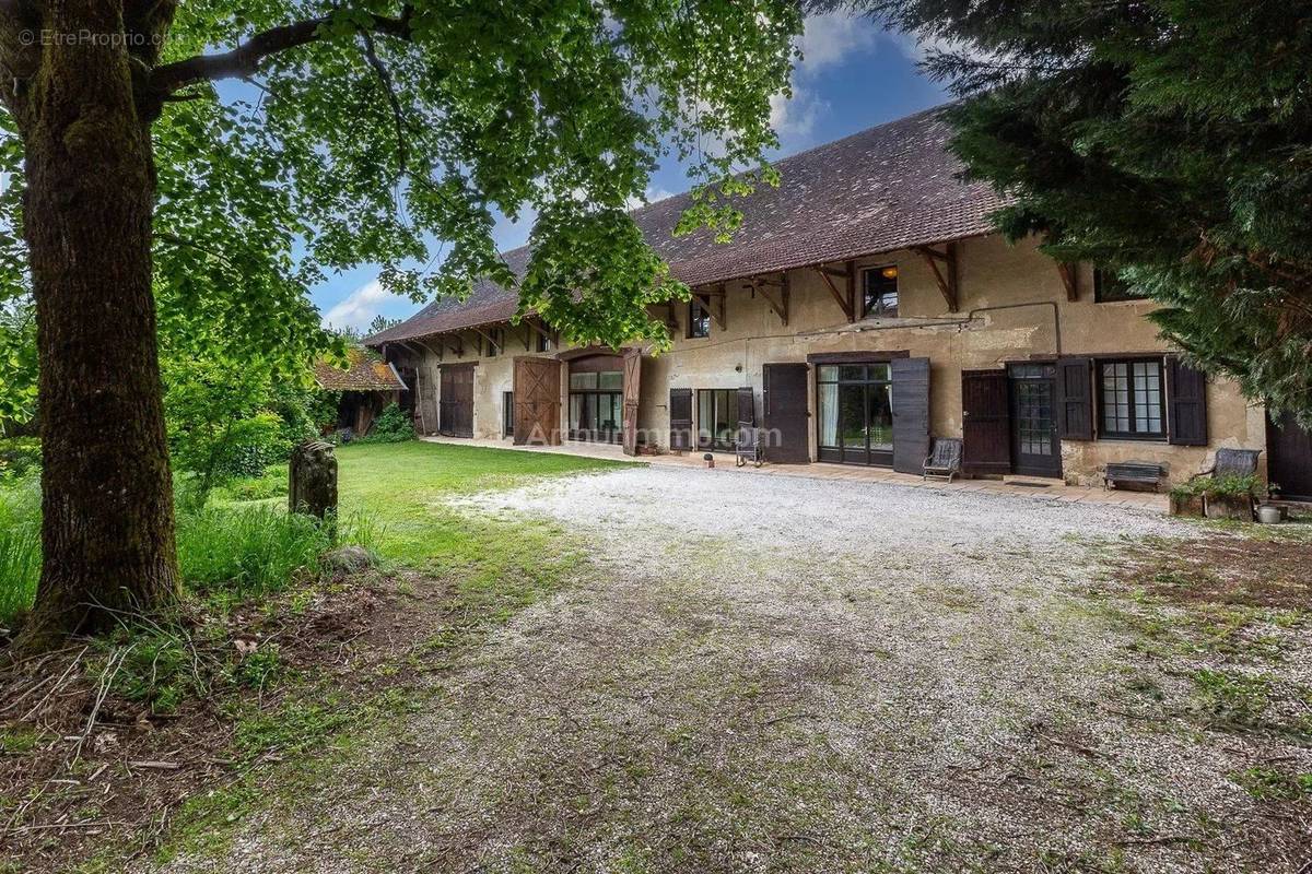 Maison à MORESTEL