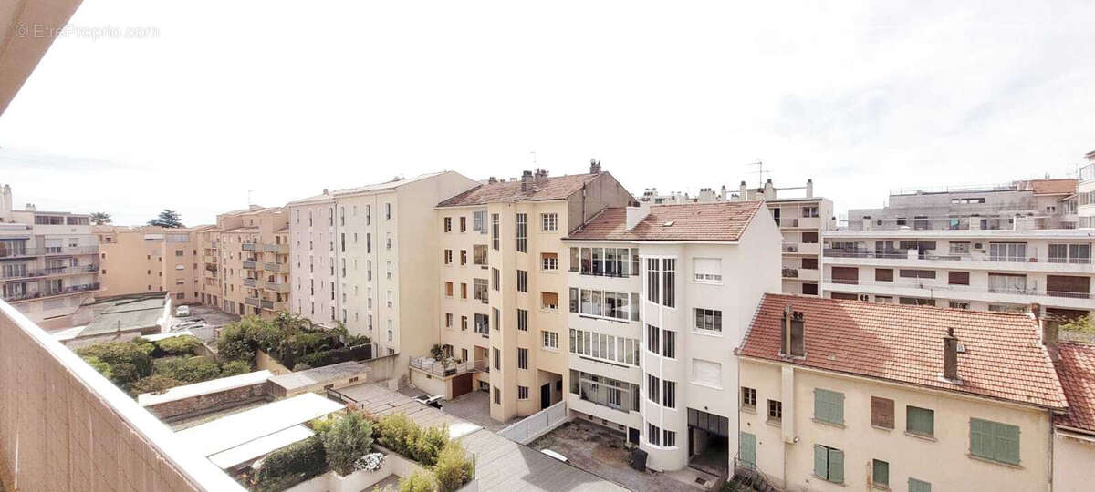 Appartement à HYERES