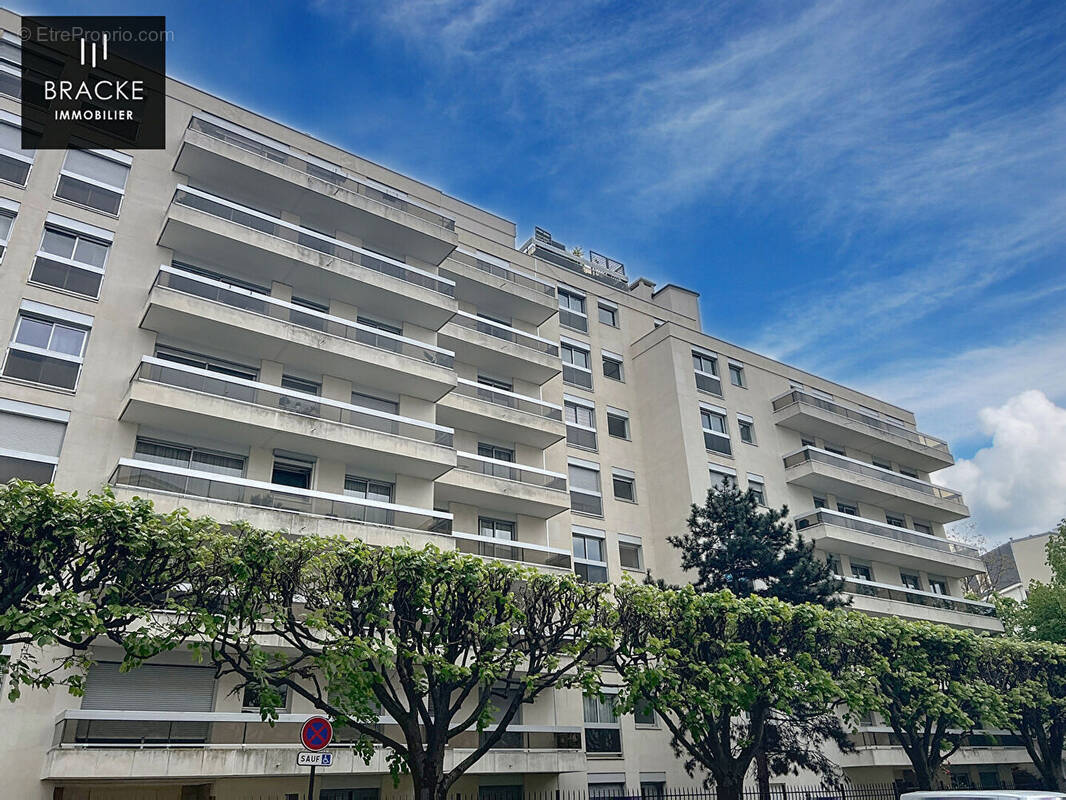 Appartement à COURBEVOIE