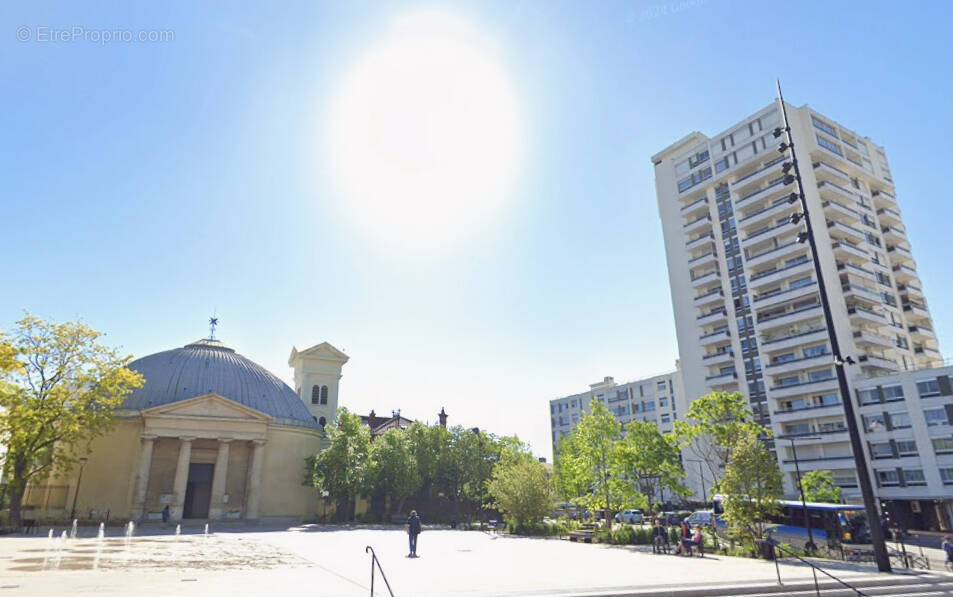 Appartement à COURBEVOIE