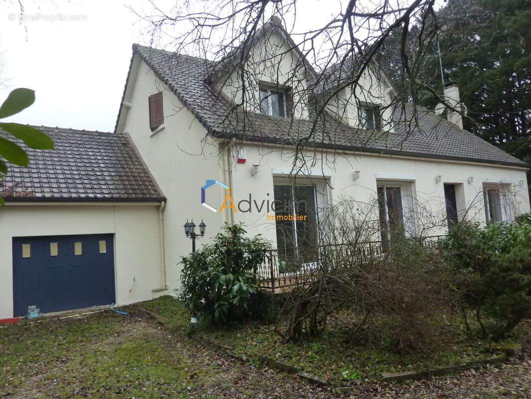 Maison à COURTENAY