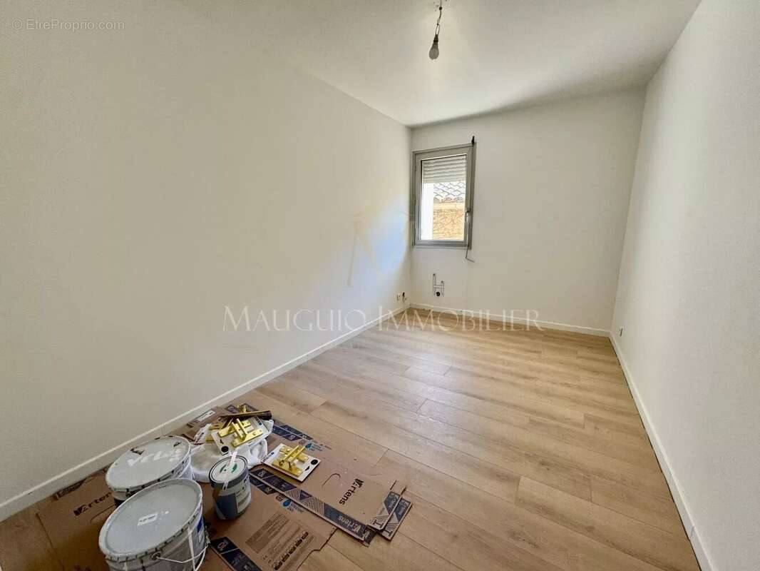 Appartement à MAUGUIO
