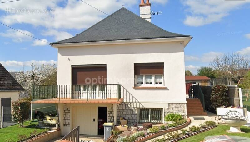 Maison à LA CHAPELLE-SAINT-MESMIN