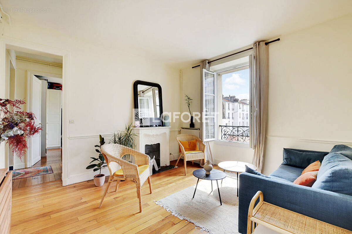 Appartement à PARIS-14E
