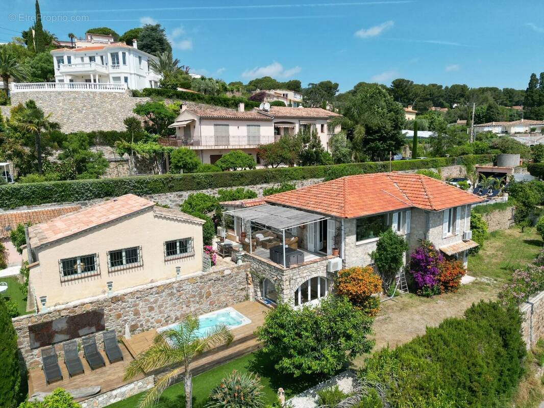 Maison à VALLAURIS