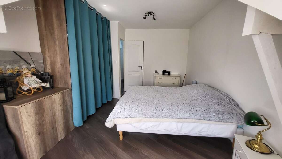 Maison à LES CLAYES-SOUS-BOIS