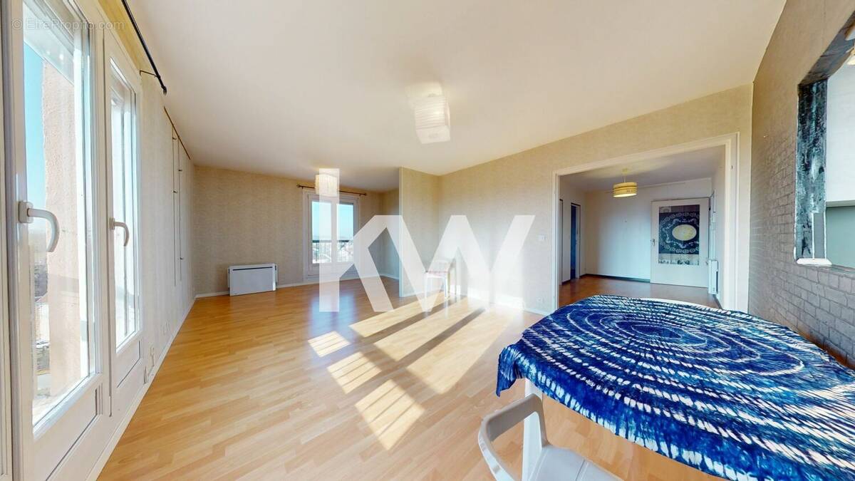 Appartement à SAINT-BRICE-COURCELLES