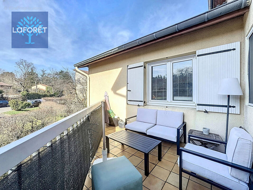 Appartement à SAINT-GENIS-LAVAL