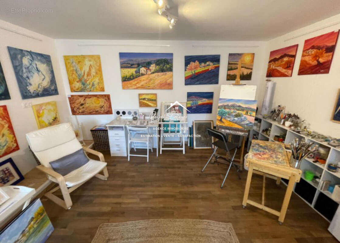 BOUTIQUE COMMERCIALE LOUEE - Appartement à LA ROCHE-POSAY