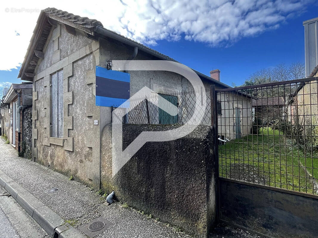 Maison à ILLATS