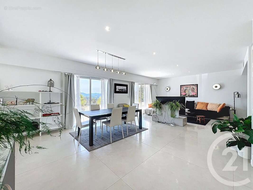 Maison à MOUGINS