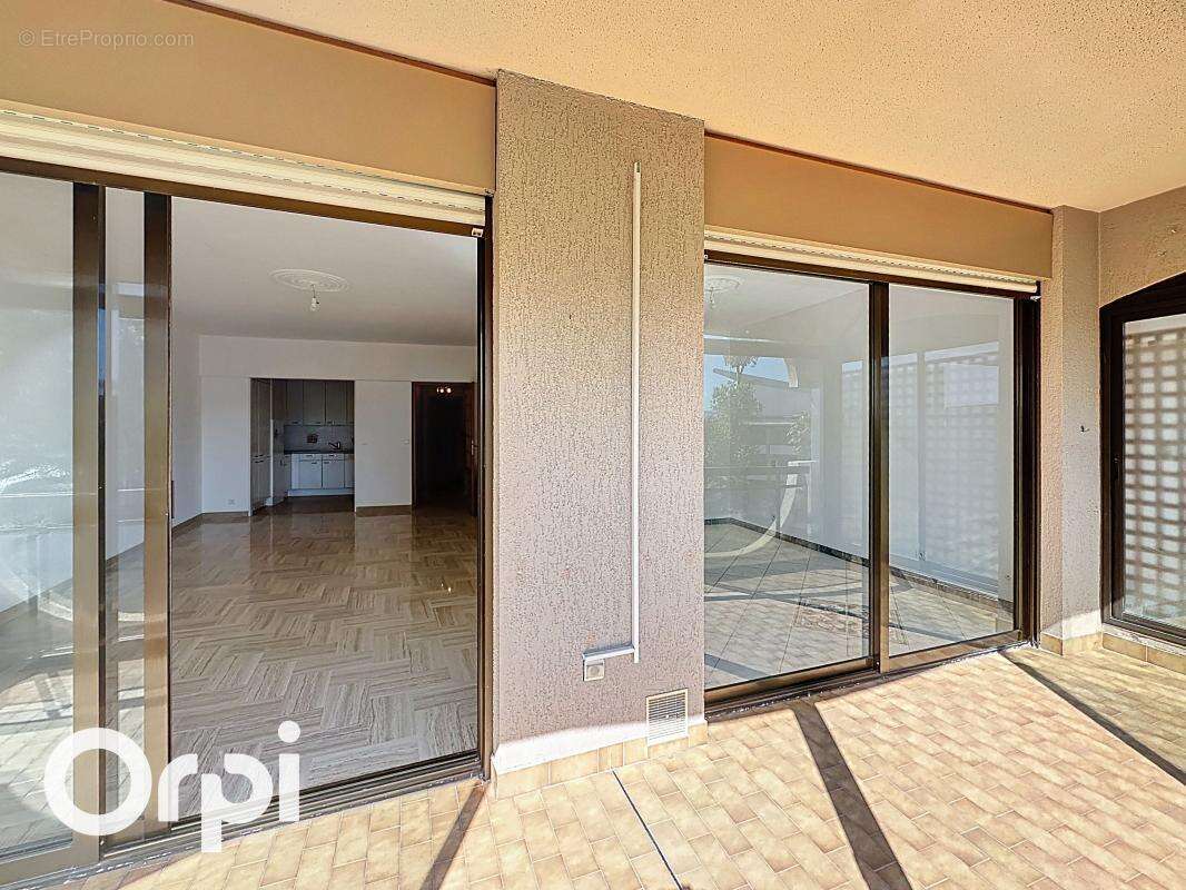 Appartement à VILLENEUVE-LOUBET
