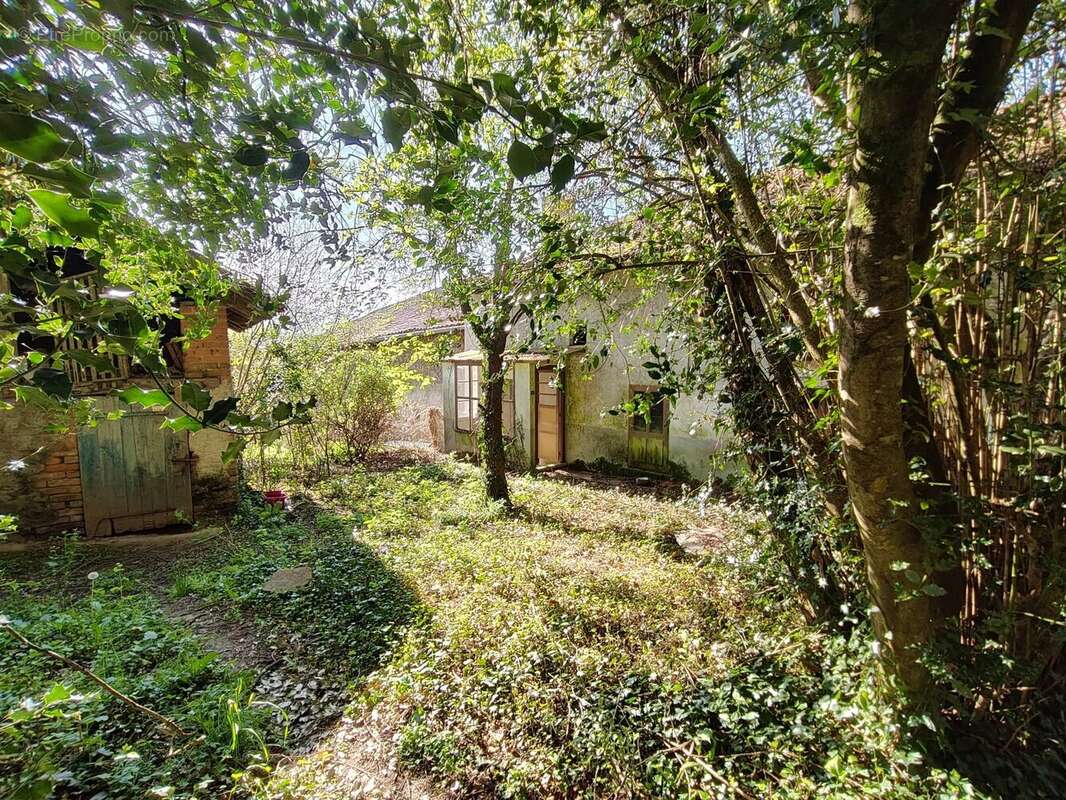 Maison à ORADOUR-SUR-VAYRES