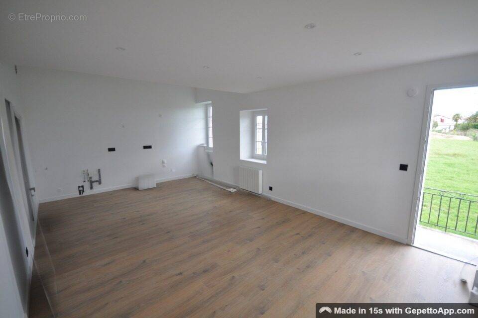 Appartement à USTARITZ