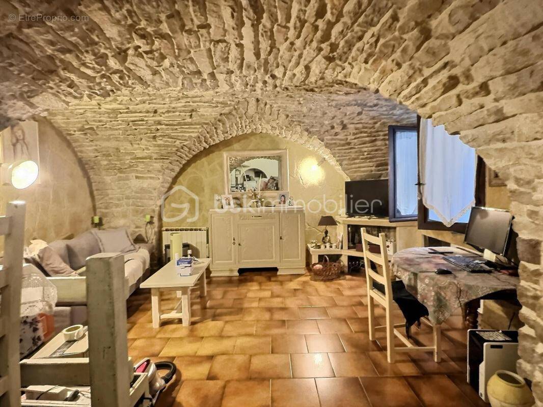 Maison à UCHAUD