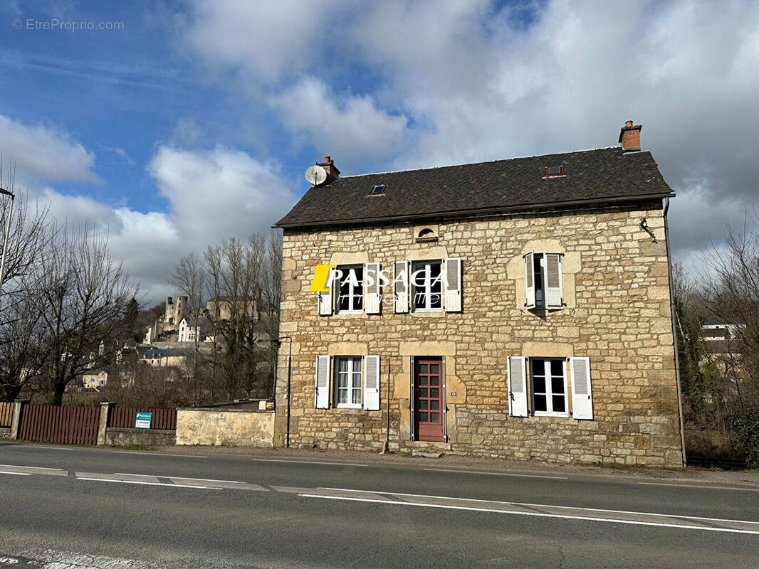 Maison à BERTHOLENE