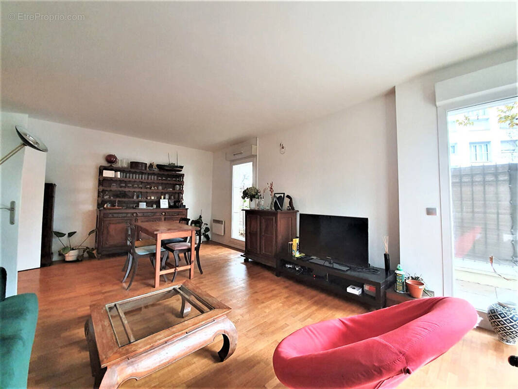 Appartement à COURBEVOIE