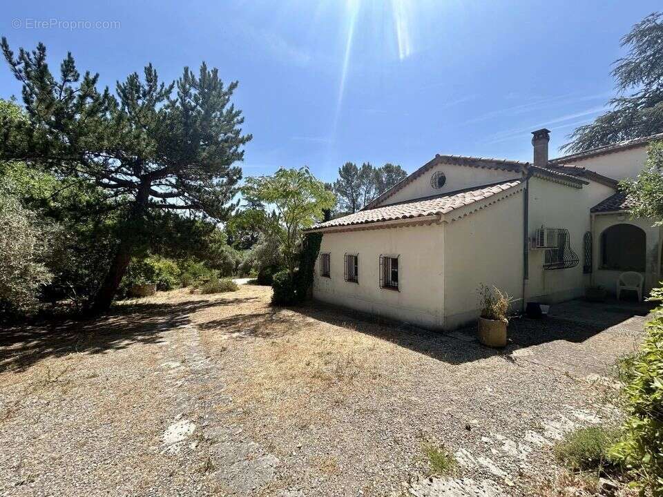 Maison à GREOUX-LES-BAINS