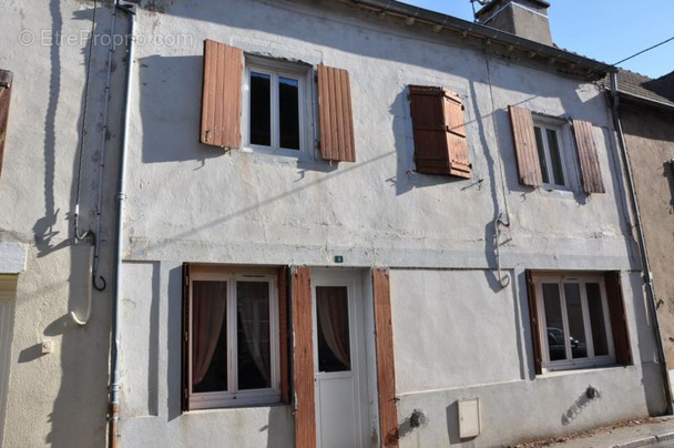 Maison à LE DONJON