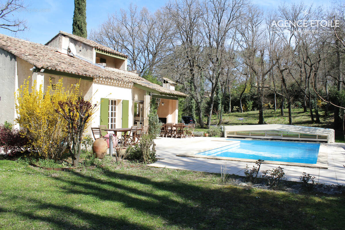 Maison à PEYNIER