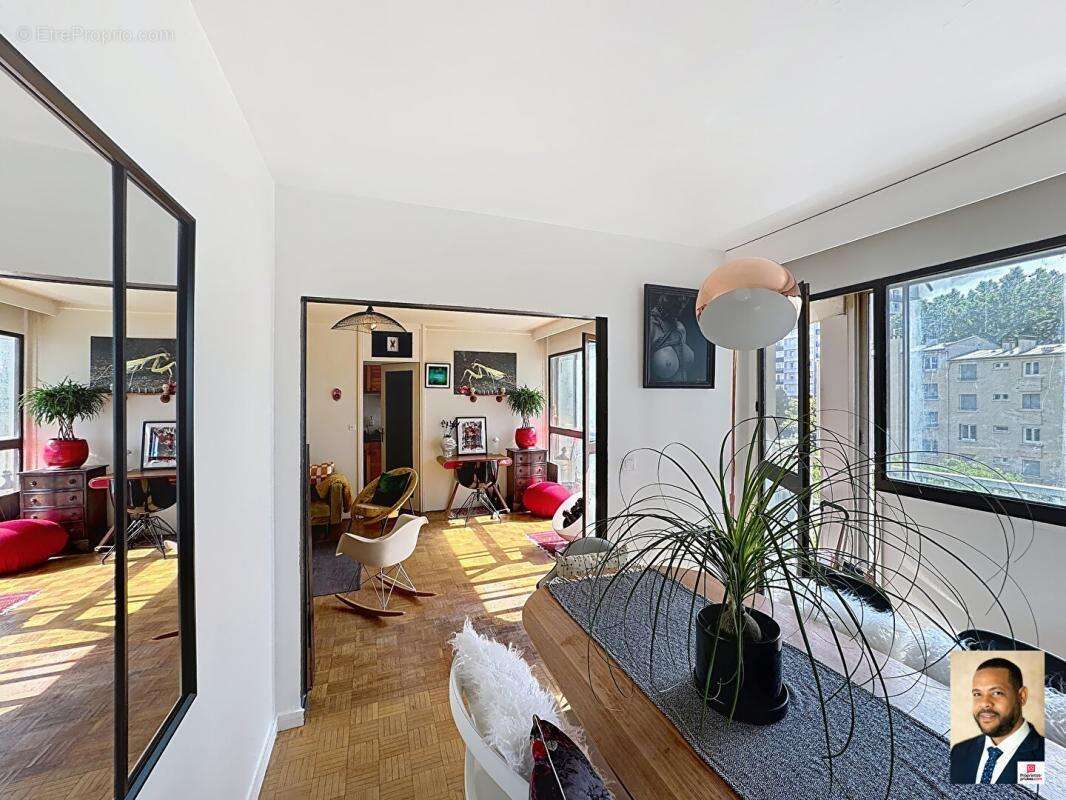 Appartement à CHARENTON-LE-PONT