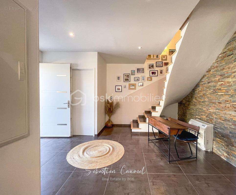 Maison à COURNONSEC