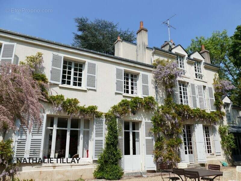 Maison à SAINT-PRYVE-SAINT-MESMIN
