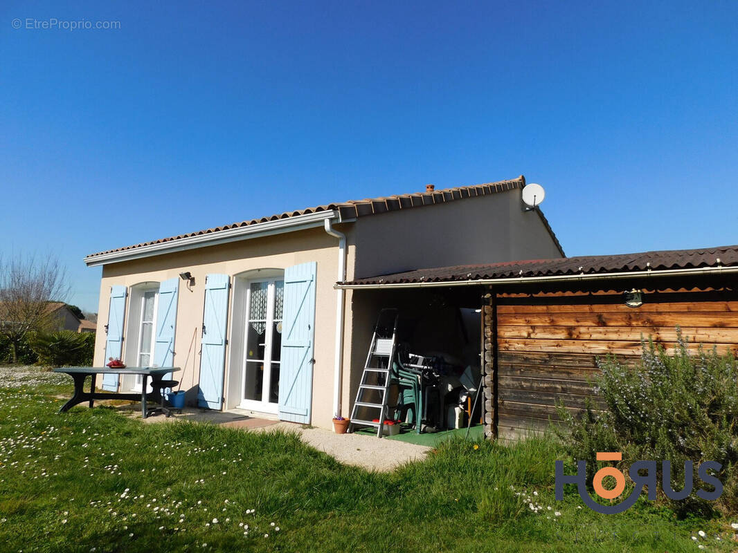 Maison à NEGREPELISSE
