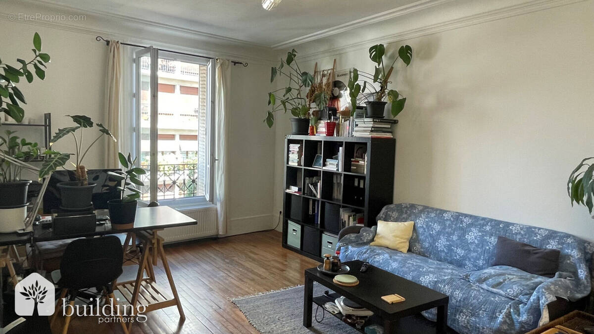 Appartement à COURBEVOIE