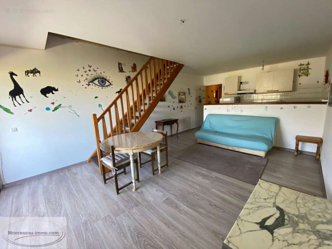 Appartement à GREOLIERES