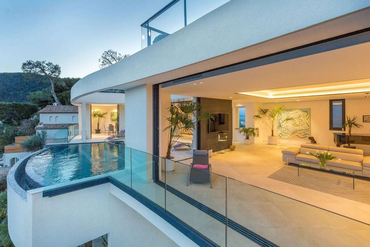 Maison à EZE