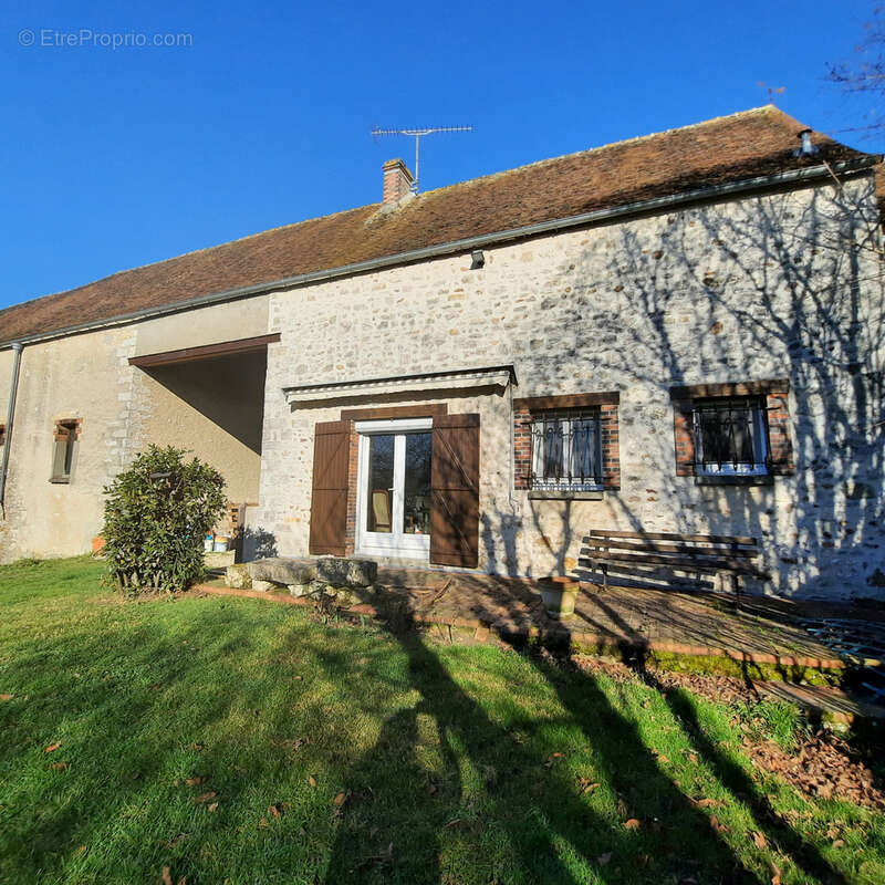 Maison à EGREVILLE