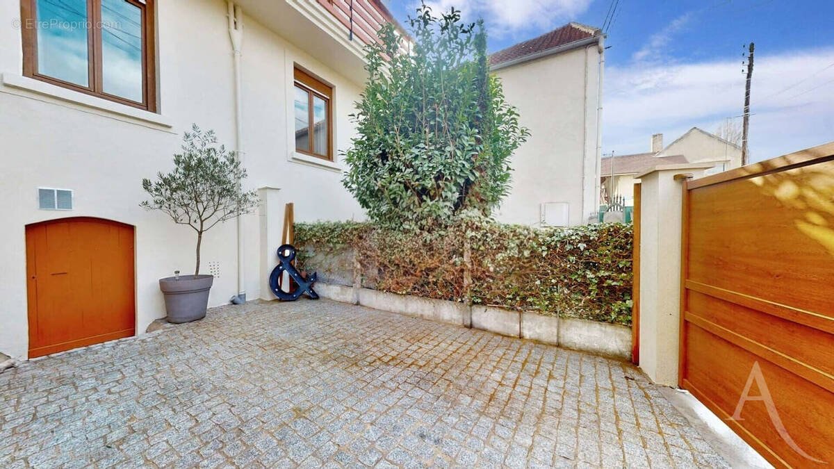Maison à CHAPET