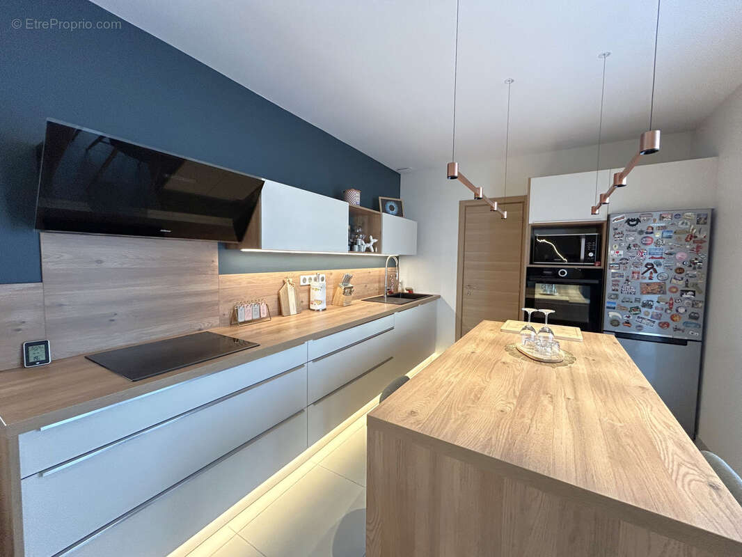 Appartement à GREZIEU-LA-VARENNE