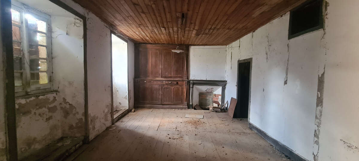 Maison à GOULLES